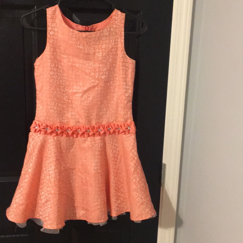 So this is the most Gorgeous dress for ur daughter